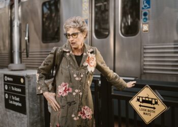 20 Best Romantic Quotes for Couples to Strengthen Your Bond