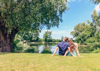 20 Love and Trust Quotes to Deepen Your Relationship